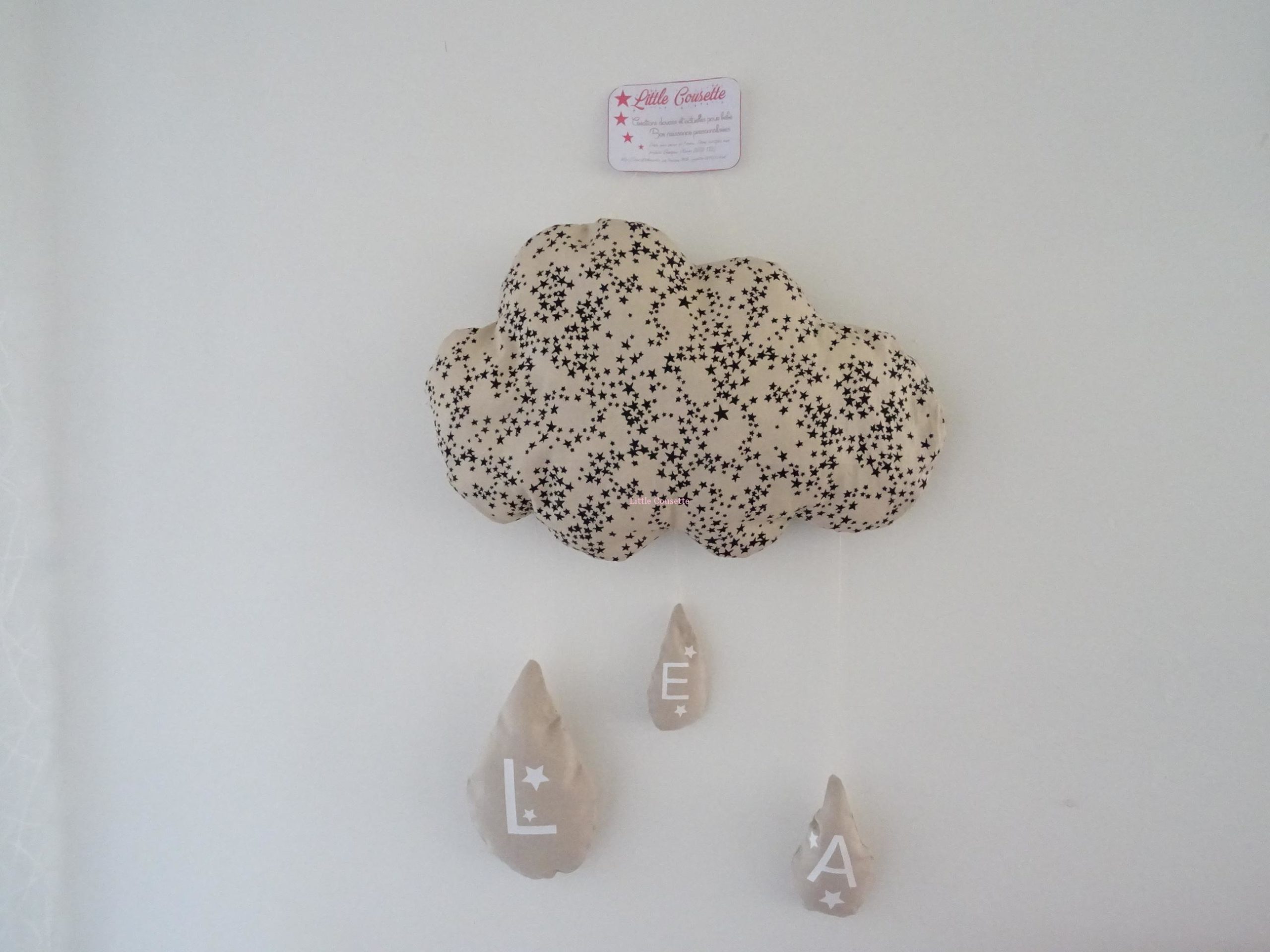 Coussin nuage et ses gouttes en tissu personnalisable – Image 9