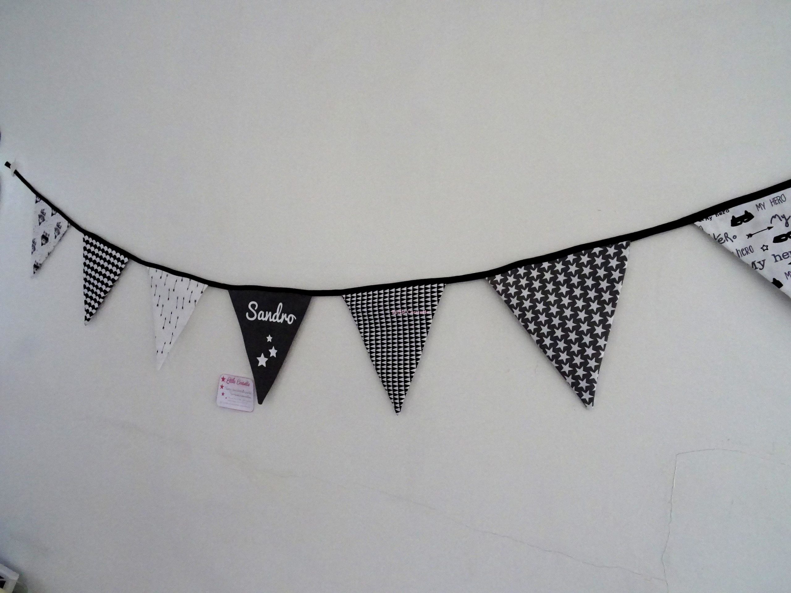 Guirlande de fanions en tissu personnalisée avec le prénom de bébé – Image 4