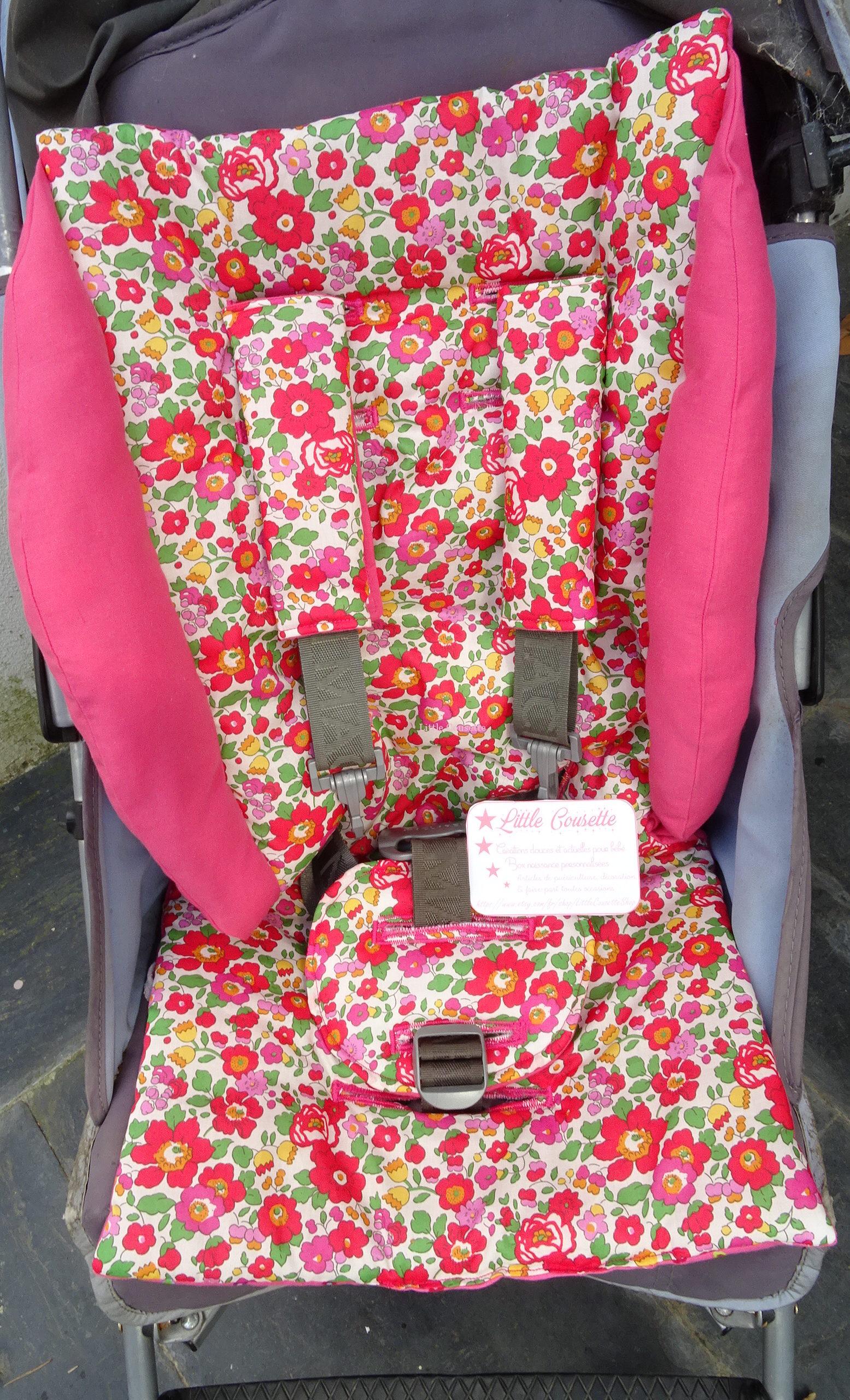 assise de poussette et cache-sangles