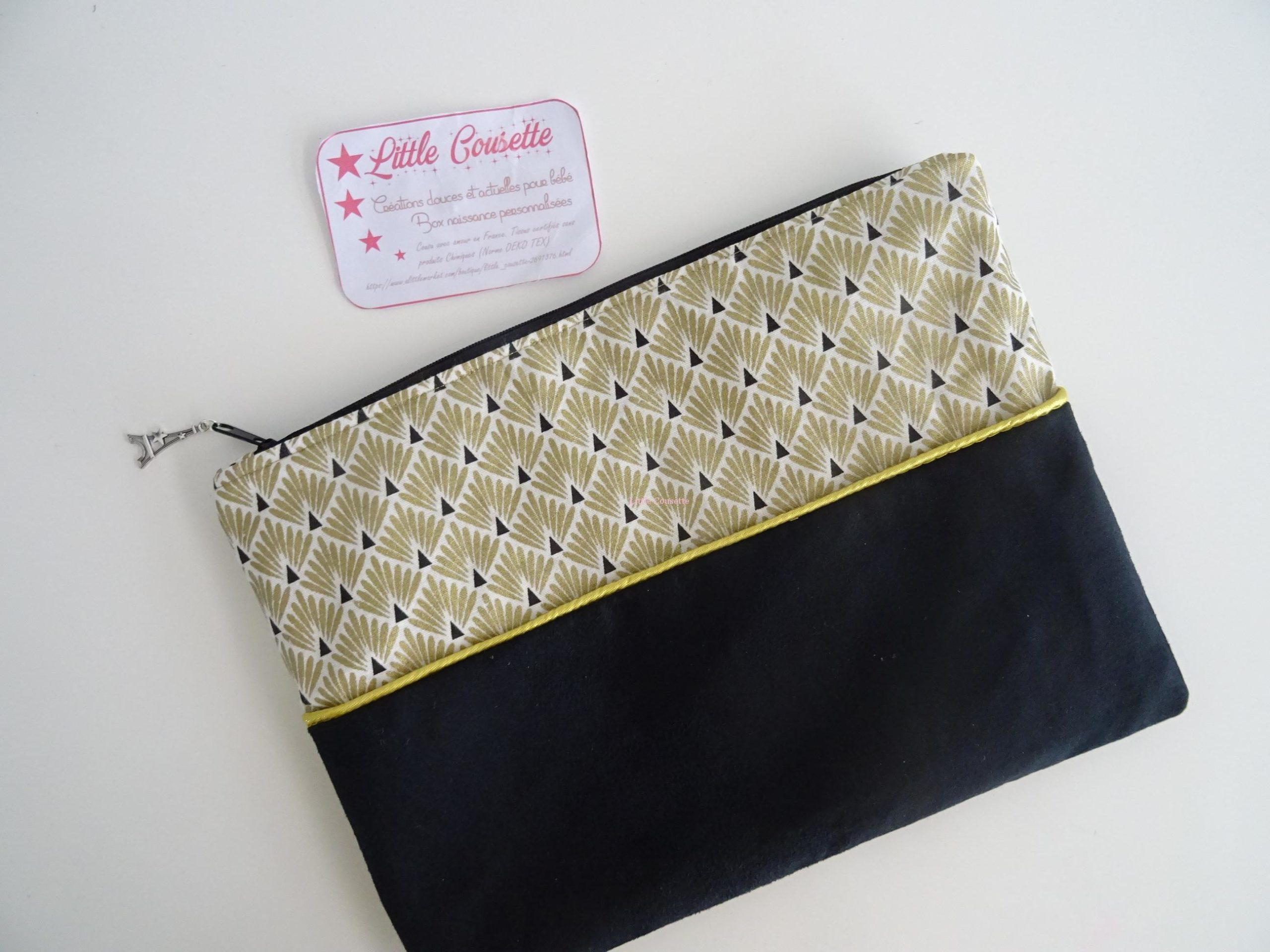 trousse maquillage femme dorée