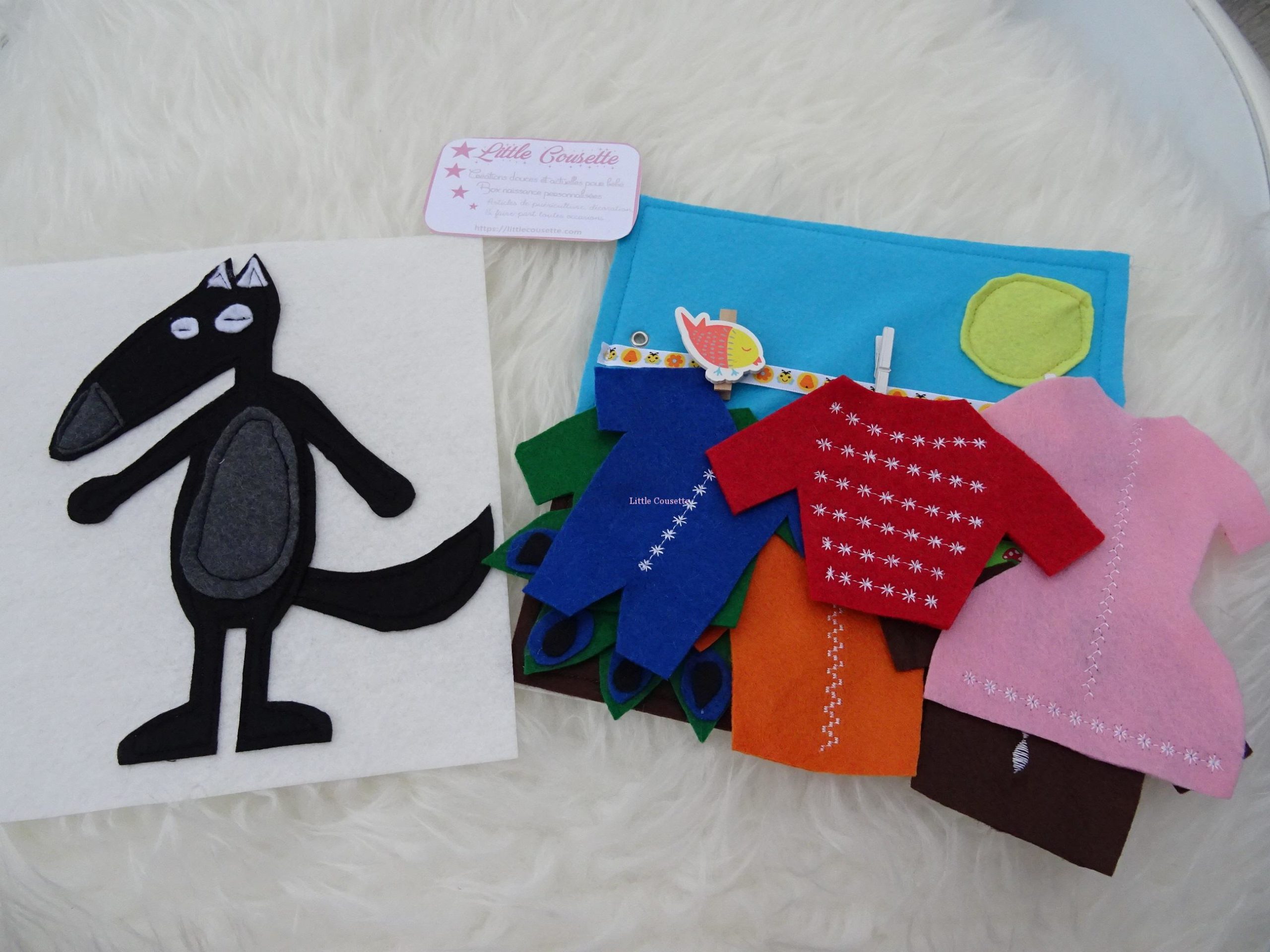 Tableau d'activités en feutrine (quiet book) sur le thème "habiller le loup de toutes les couleurs" – Image 10