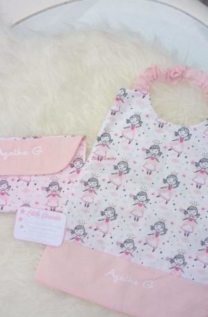 Serviette élastiquée cantine maternelle pour enfant personnalisée avec le prénom