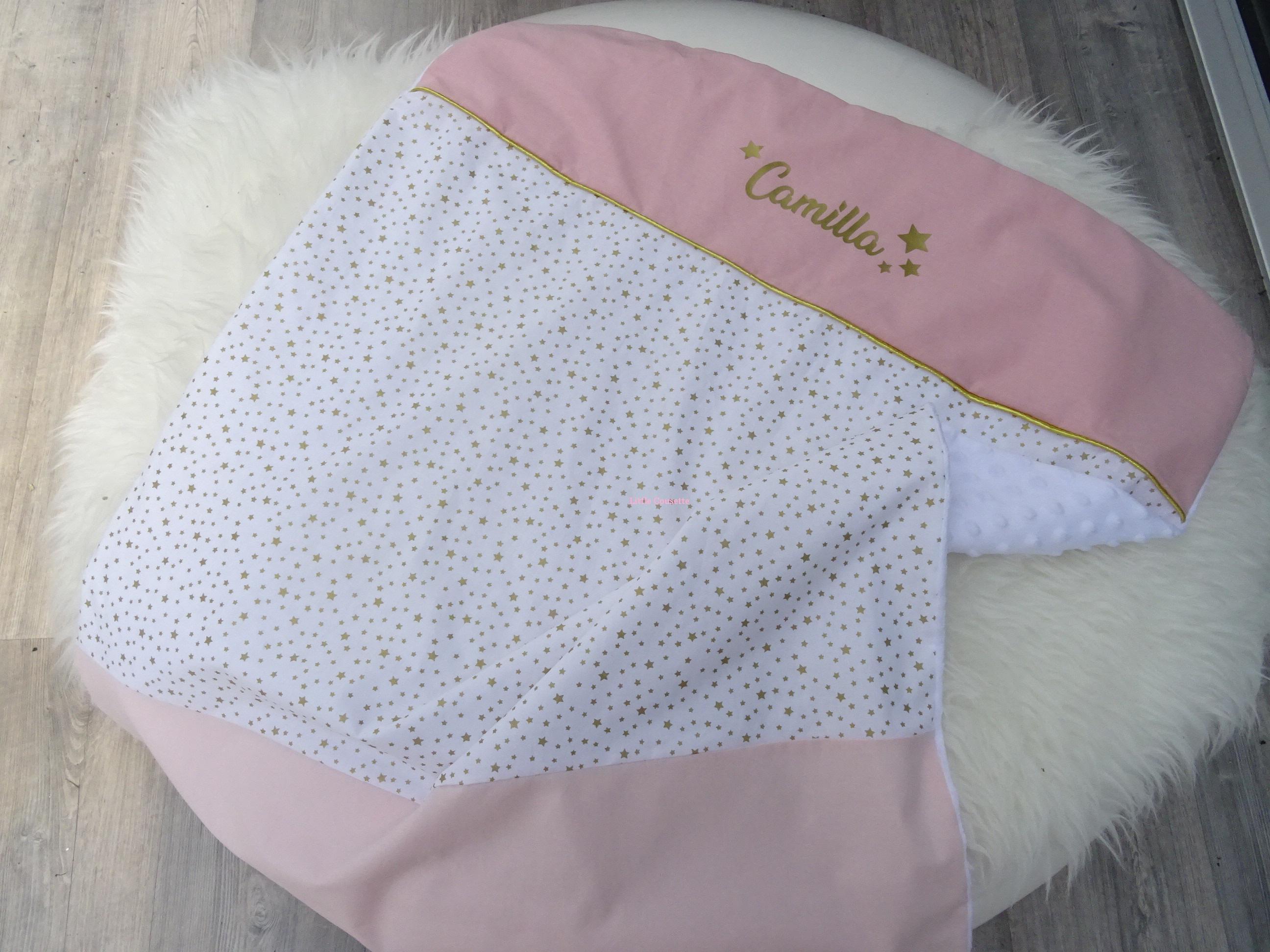 Petite Couverture Bébé Personnalisée - Couverture pour Bébé Fille - CréaFlo Petite Couverture Bébé Personnalisée - Couverture pour Bébé Fille - CréaFlo