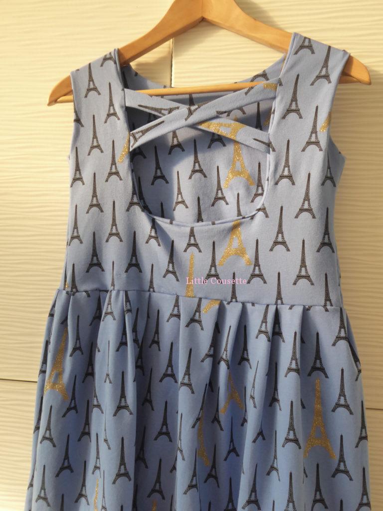 [PDF] Tuto détaillé robe fillette dos nu et bretelles croisées photos