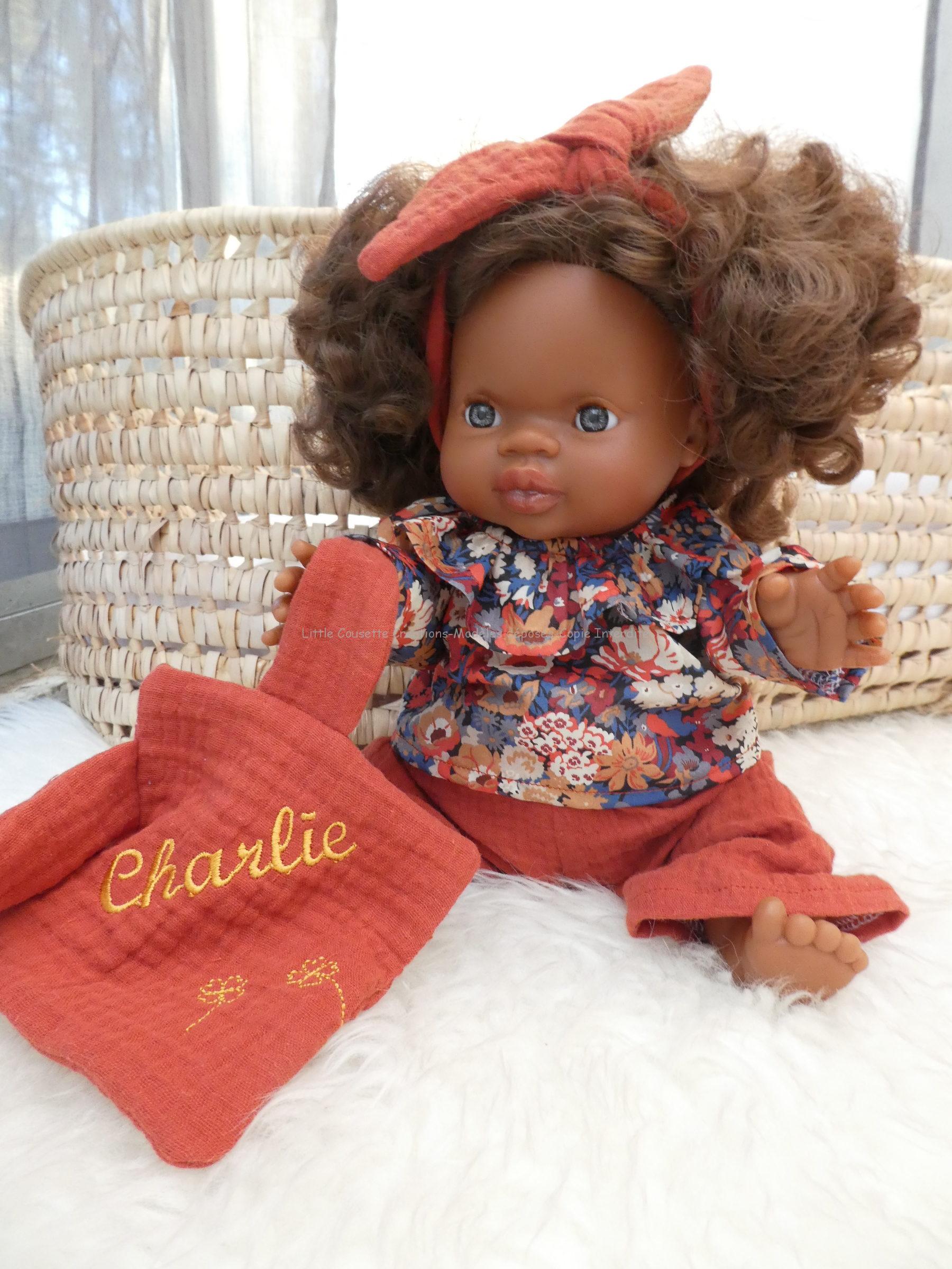 Coffret vêtements et accessoires pour poupons Gordis de Paola Reina