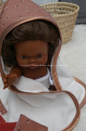 Ensemble cape de bain + 5 lingettes assorties pour poupée-tissu de votre choix-Coffret vêtements et accessoires pour poupons Gordis de Paola Reina