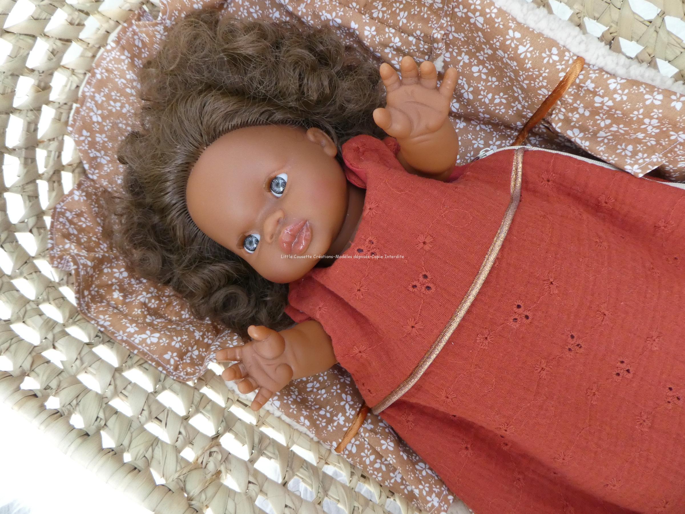 Gigoteuse pour poupée-tissu de votre choix-Coffret vêtements et accessoires pour poupons Gordis de Paola Reina