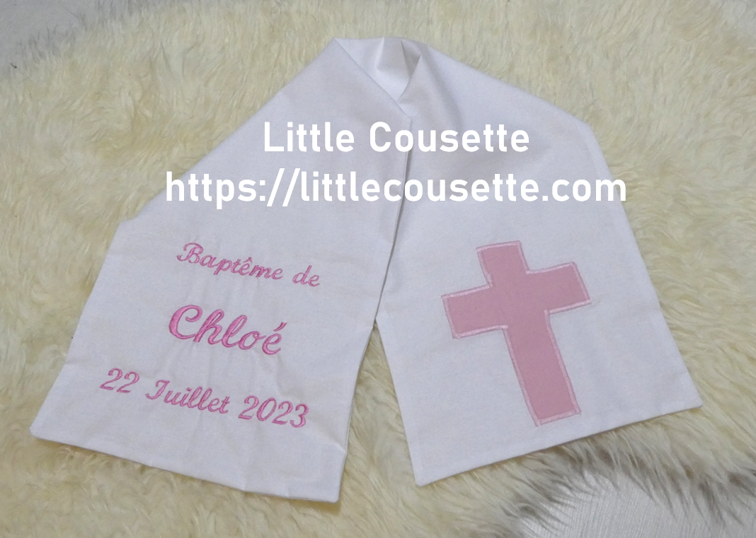 Écharpe de baptême personnalisée brodée prénom motif colombe vierge et
